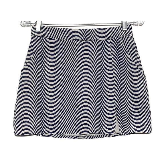 Le Lis Collection Small Mini Skirt Two Pocket Wavy Stripe Navy Cream All Cotton - Picture 1 of 8